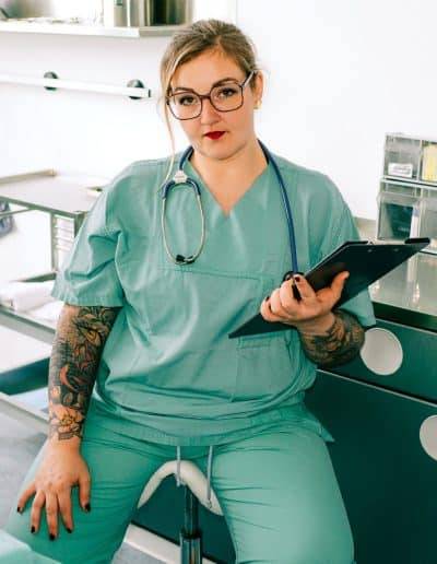 Frau Dr. Helen Heartness