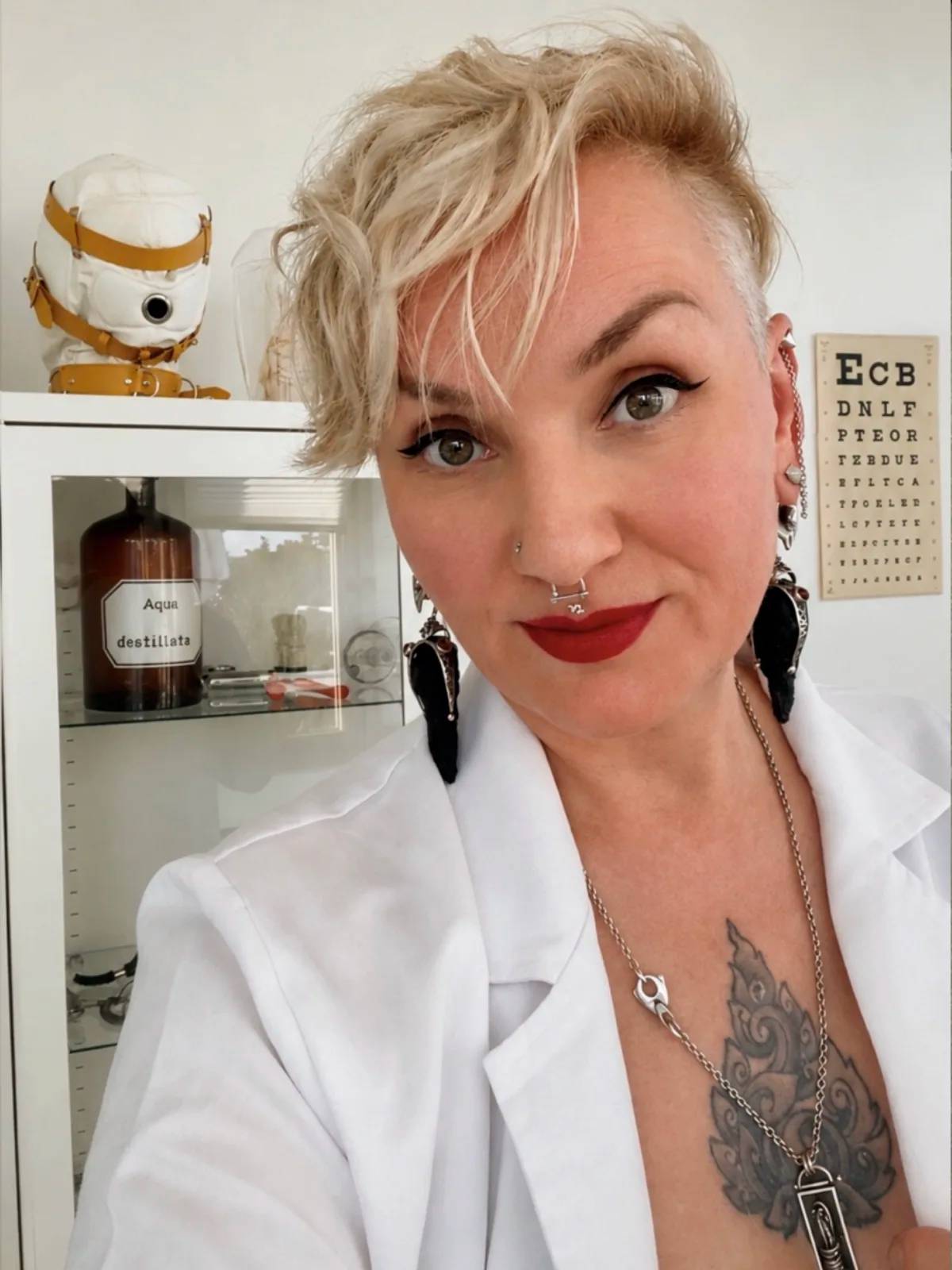 Frau Dr. Rotkehl