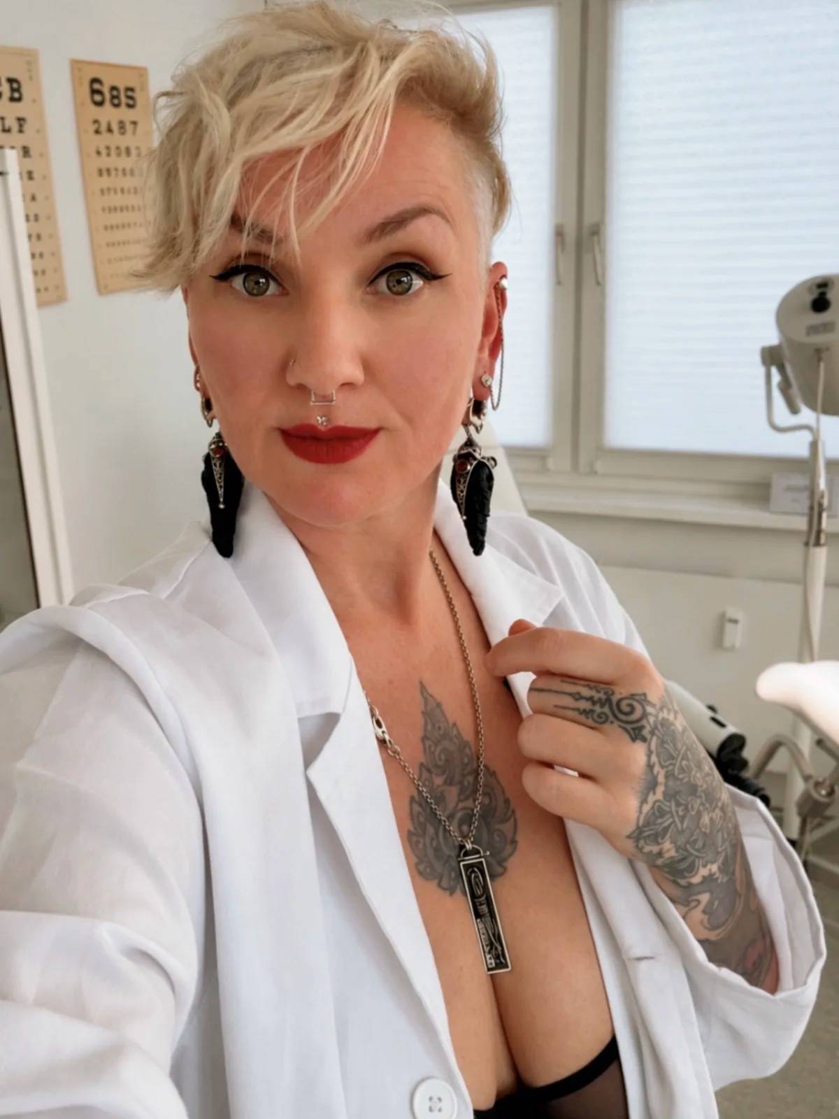 Frau Dr. Rotkehl
