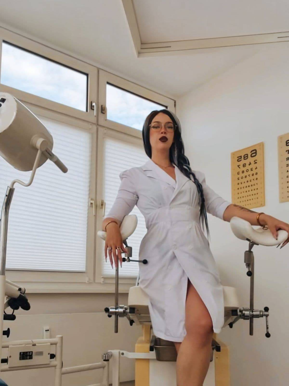 Frau Dr. Lexy