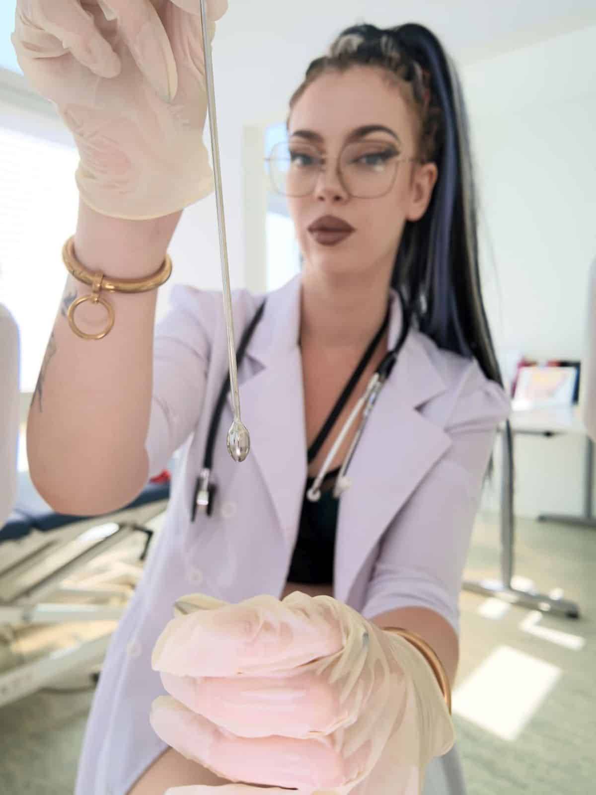 Frau Dr. Lexy