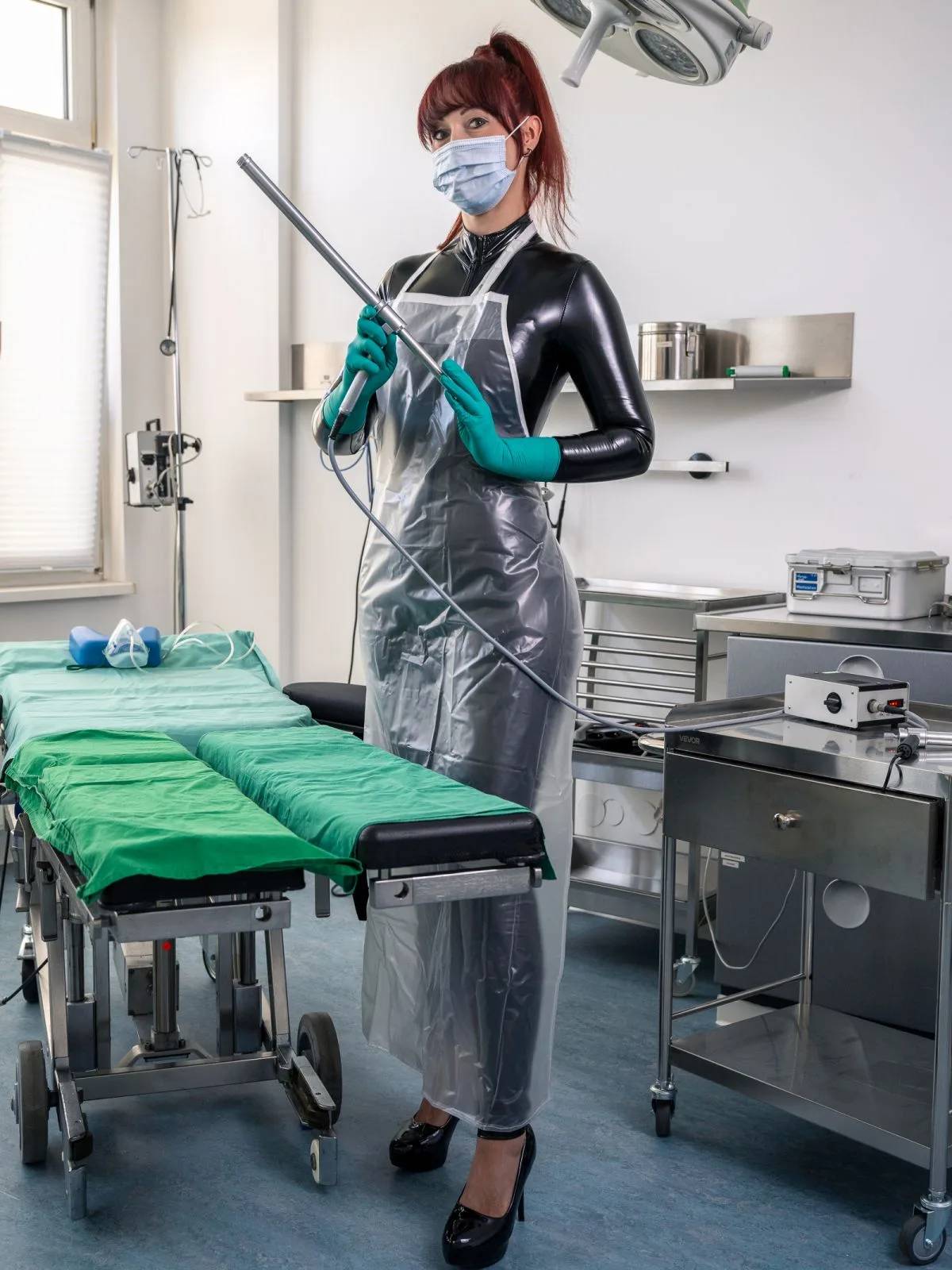 Dr. Saphena DeFox