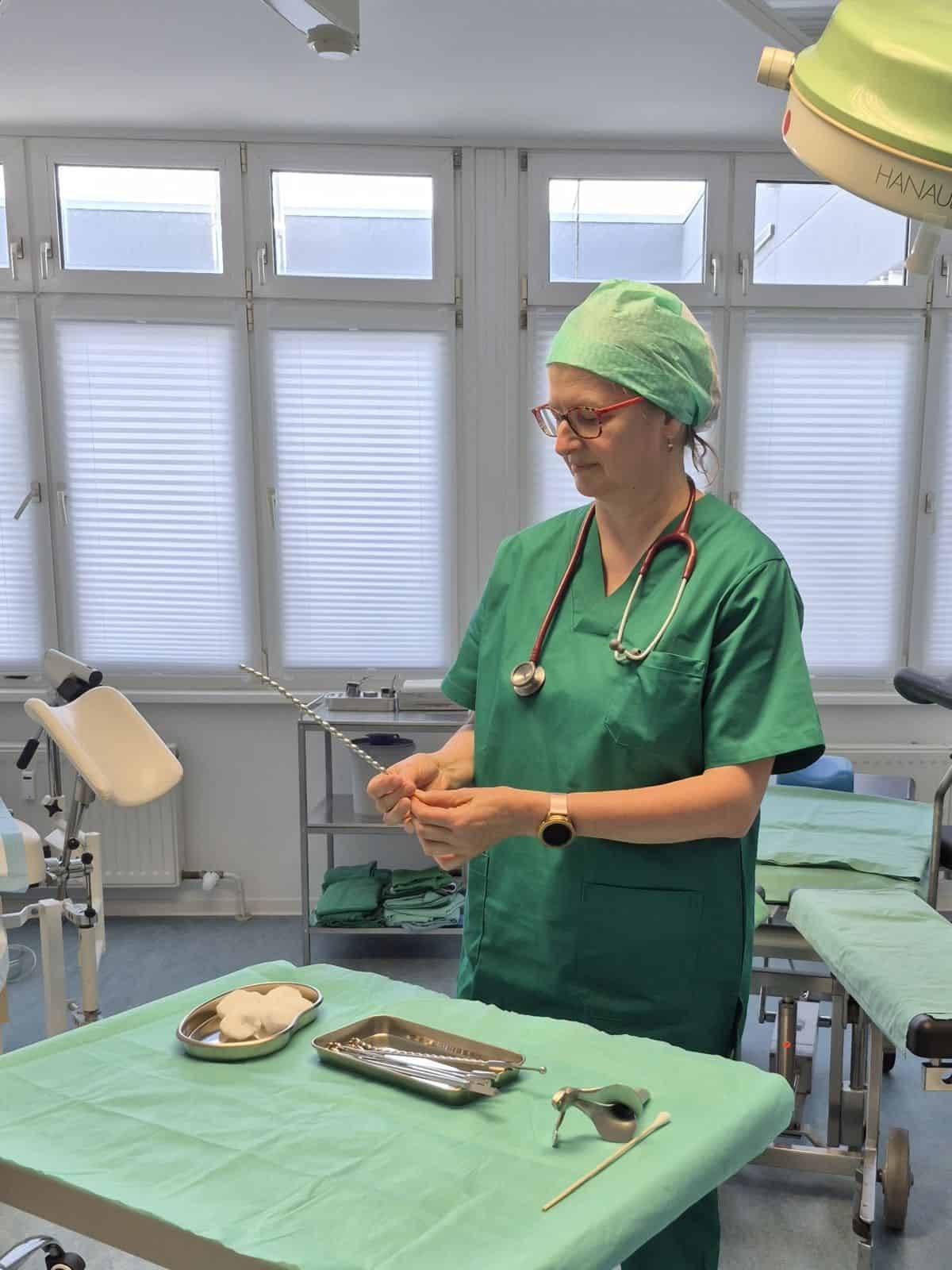 Dr. Charlotte Stein