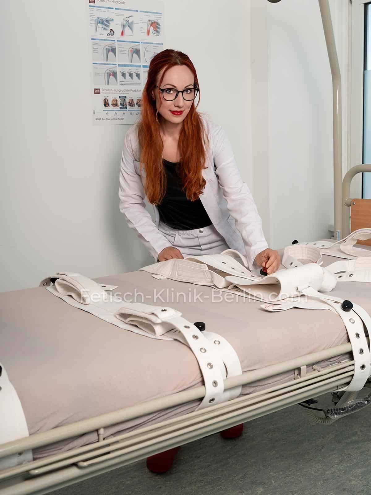Dr. Saphena Fox