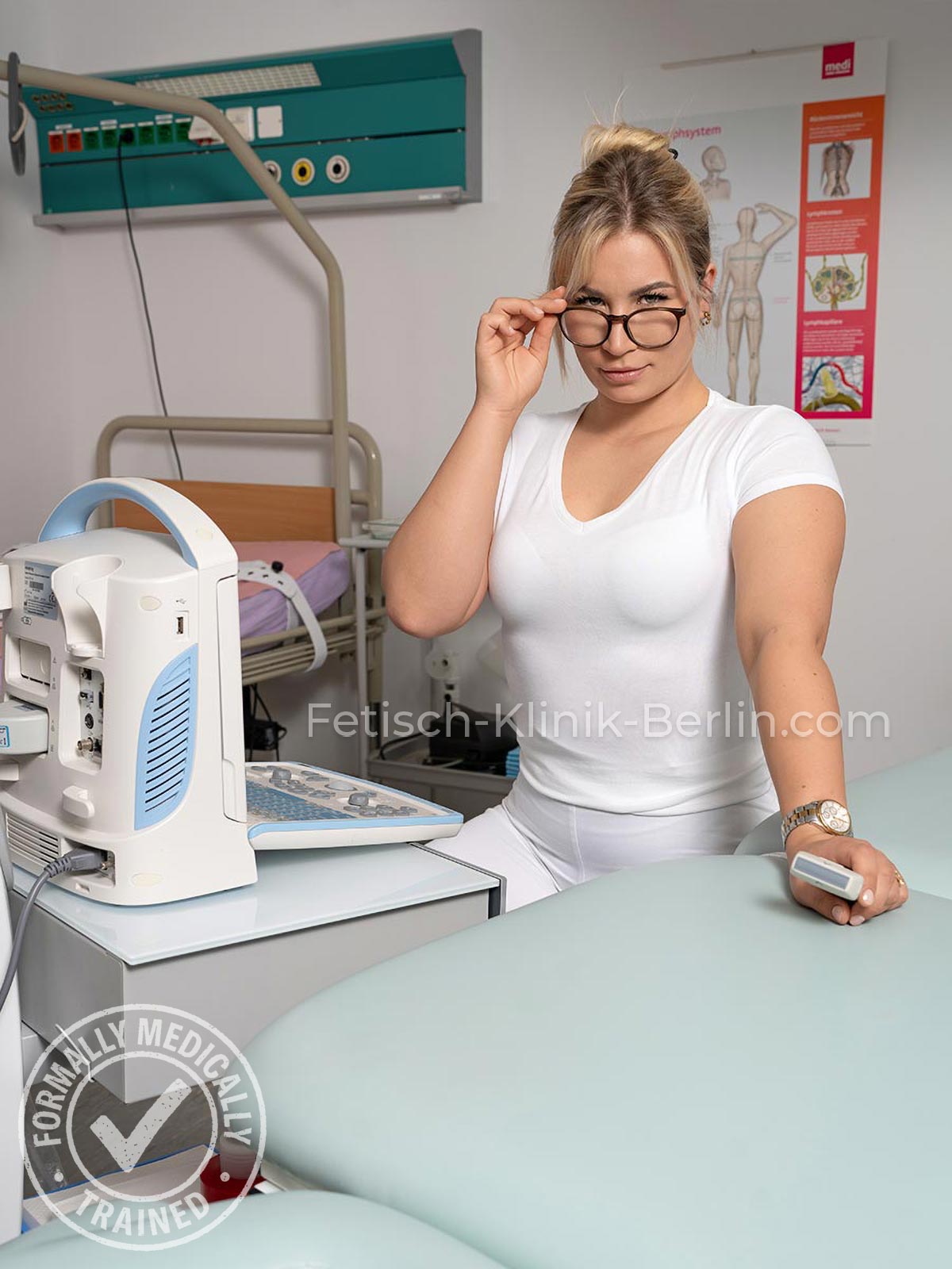 fetisch-klinik-berlin-dr-heidi_en